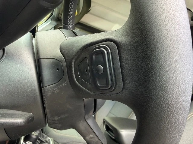 2026 Jeep JL Wrangler - Image 14 of 30