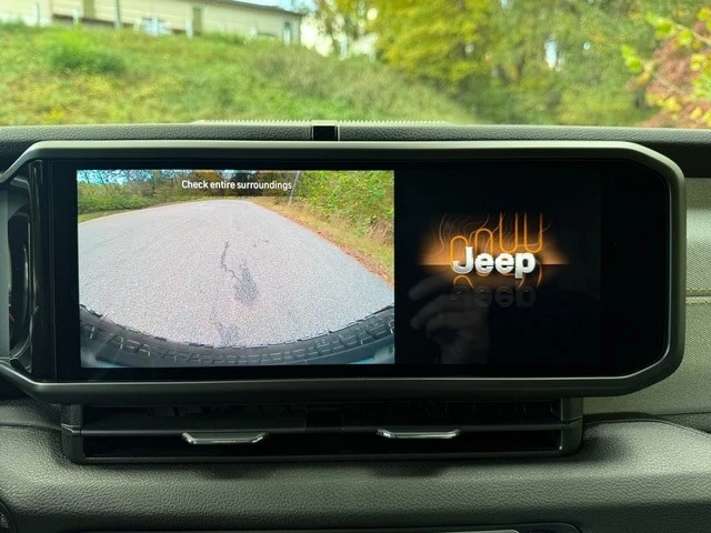 2026 Jeep JL Wrangler - Image 23 of 30