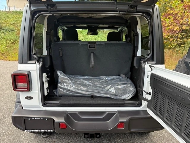 2026 Jeep JL Wrangler - Image 16 of 21