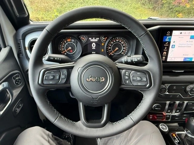 2026 Jeep JL Wrangler - Image 20 of 21