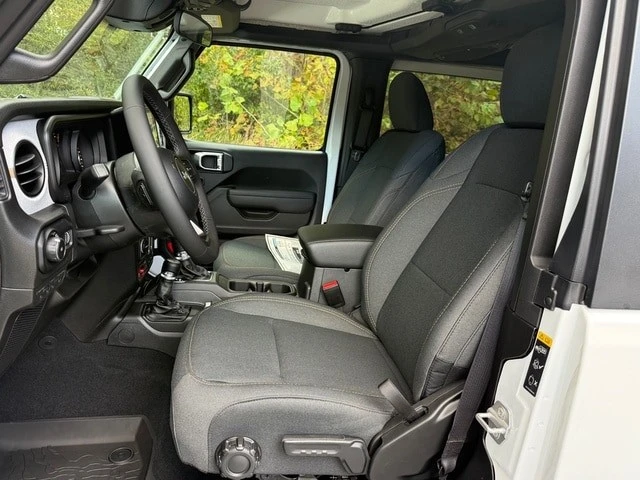 2026 Jeep JL Wrangler - Image 12 of 30