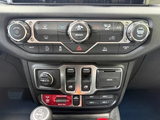 2026 Jeep JL Wrangler - Image 24 of 30