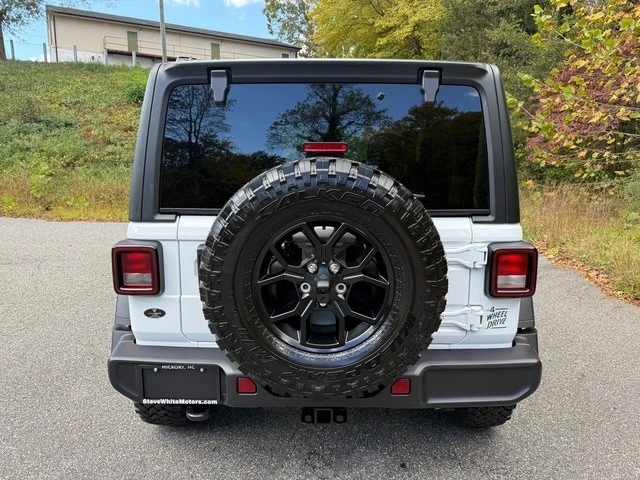 2026 Jeep JL Wrangler - Image 8 of 21