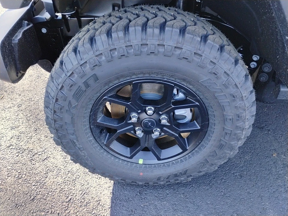 2026 Jeep JL Wrangler - Image 9 of 12