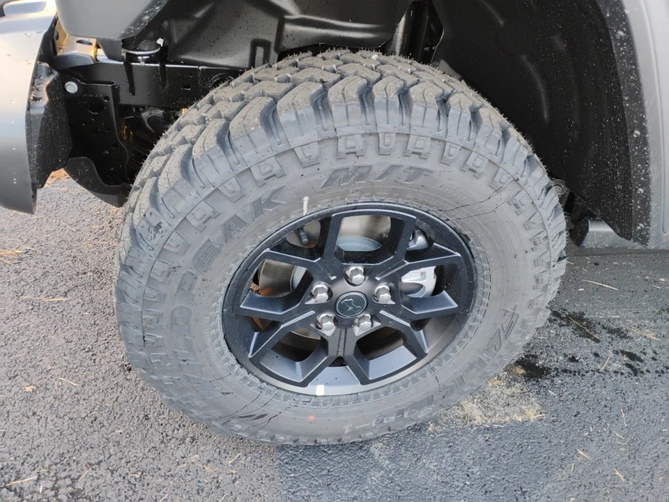 2026 Jeep JL Wrangler - Image 9 of 12