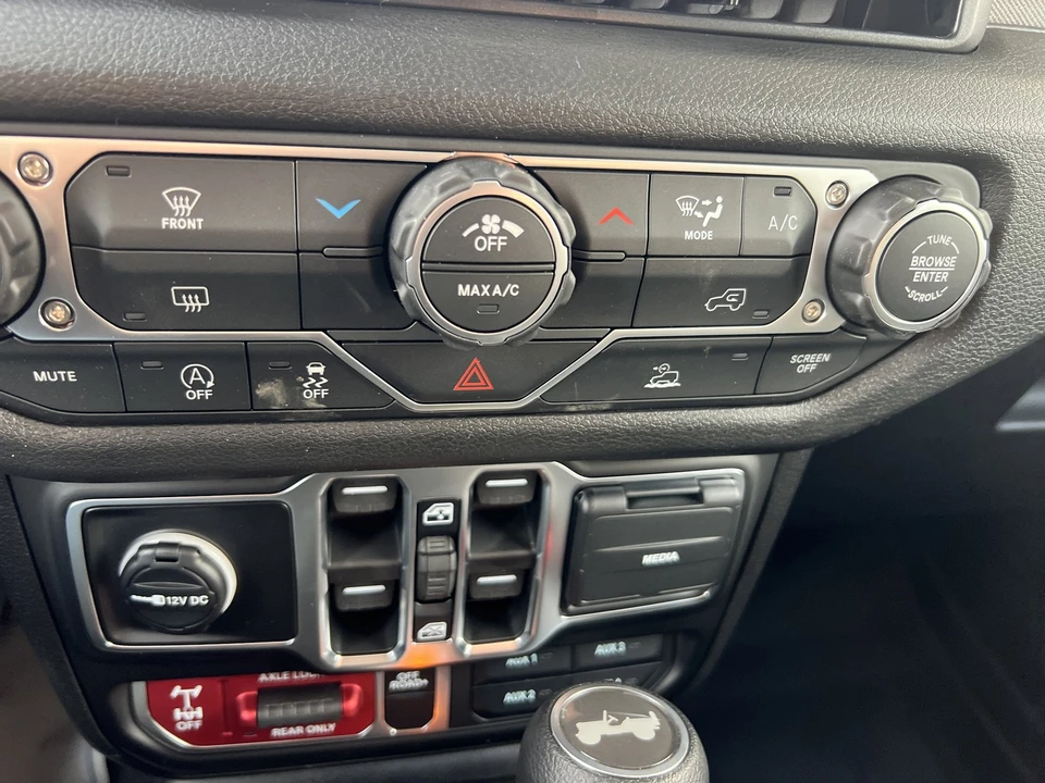 2026 Jeep JL Wrangler - Image 19 of 21