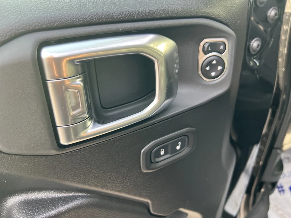 2026 Jeep JL Wrangler - Image 15 of 21