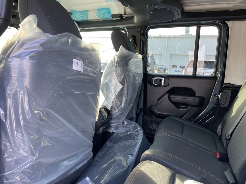 2026 Jeep JL Wrangler - Image 7 of 11