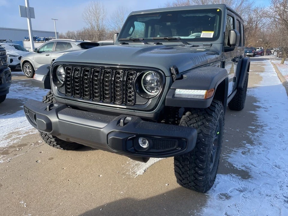 2026 Jeep JL Wrangler - Image 5 of 11