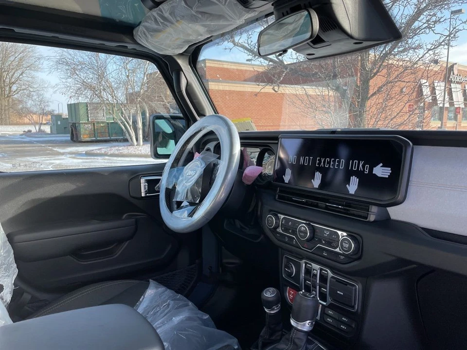 2026 Jeep JL Wrangler - Image 10 of 11