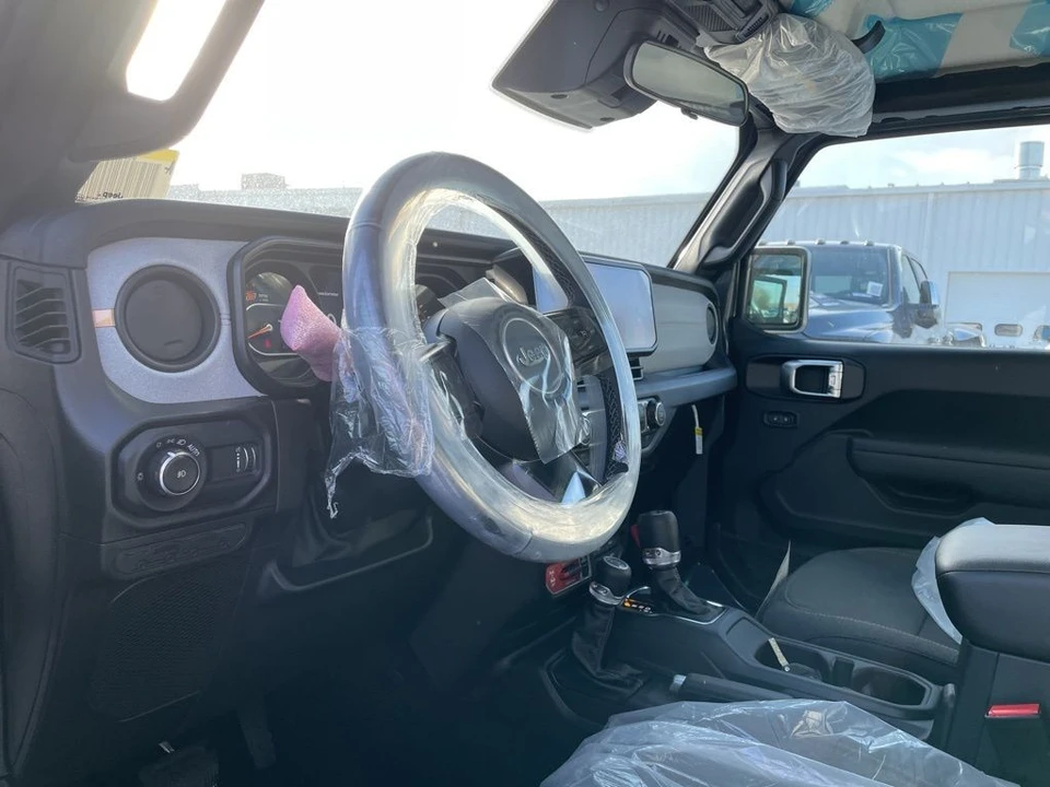 2026 Jeep JL Wrangler - Image 6 of 11