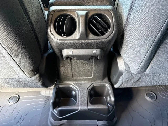2026 Jeep JL Wrangler - Image 16 of 21