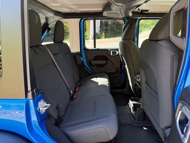 2026 Jeep JL Wrangler - Image 19 of 21