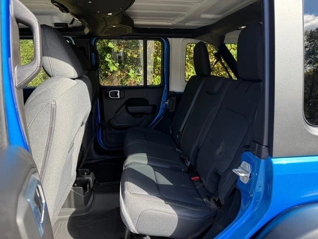 2026 Jeep JL Wrangler - Image 15 of 21