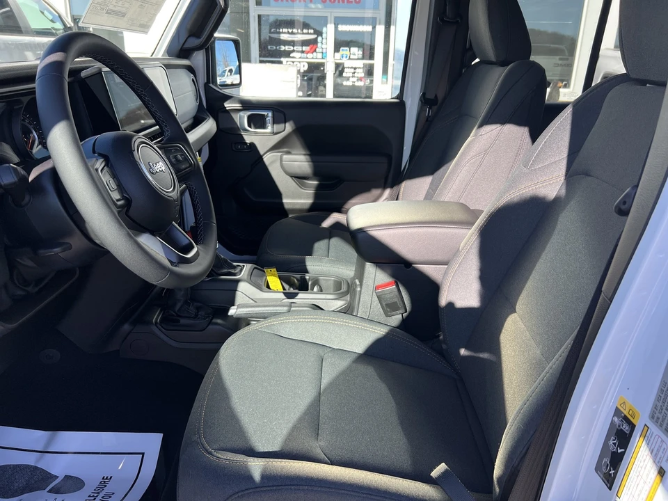 2026 Jeep JL Wrangler - Image 15 of 21