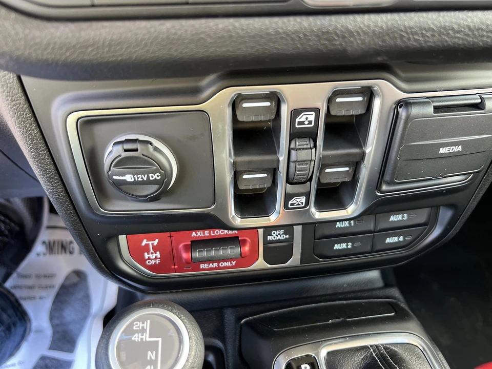 2026 Jeep JL Wrangler - Image 19 of 21