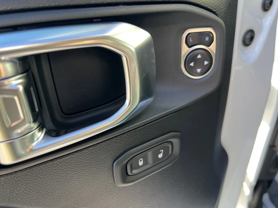 2026 Jeep JL Wrangler - Image 14 of 21