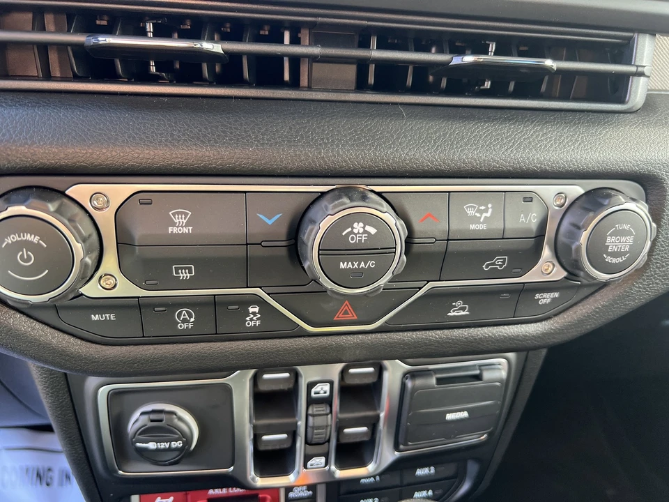 2026 Jeep JL Wrangler - Image 18 of 21