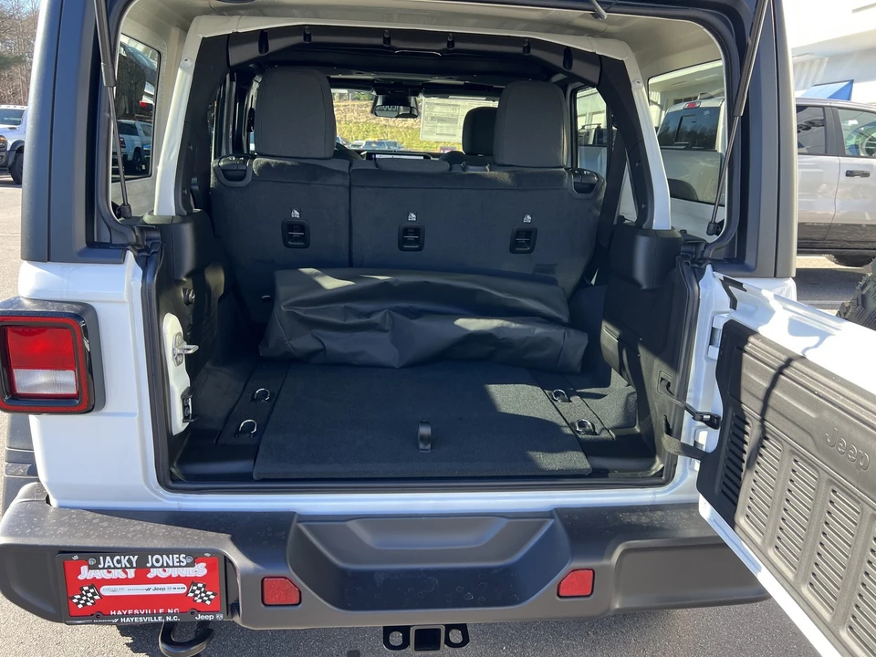 2026 Jeep JL Wrangler - Image 9 of 21