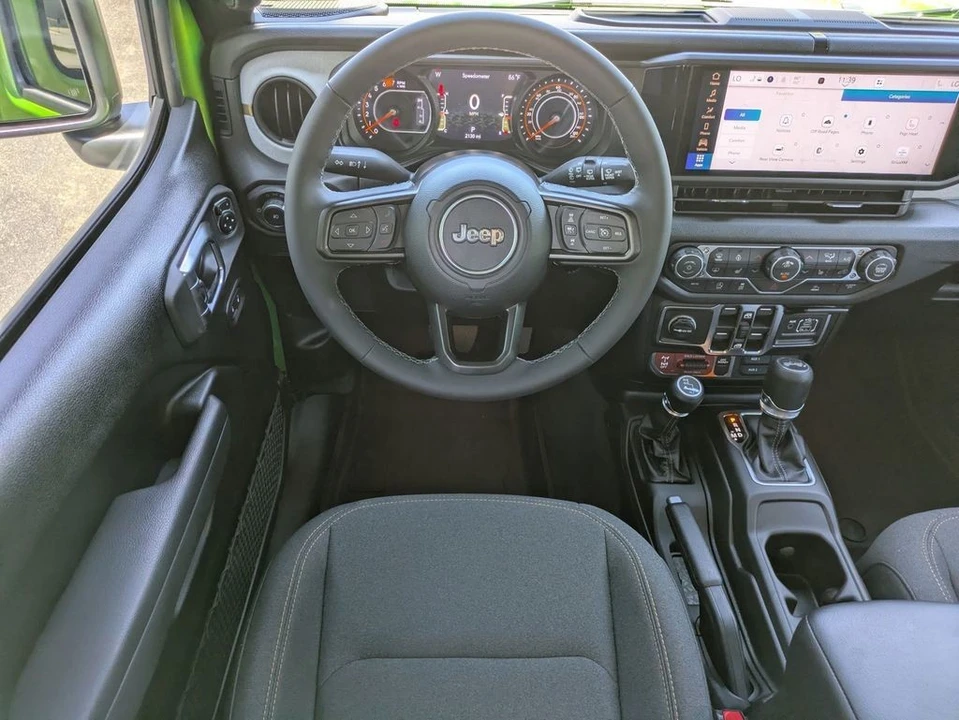 2026 Jeep JL Wrangler - Image 13 of 31