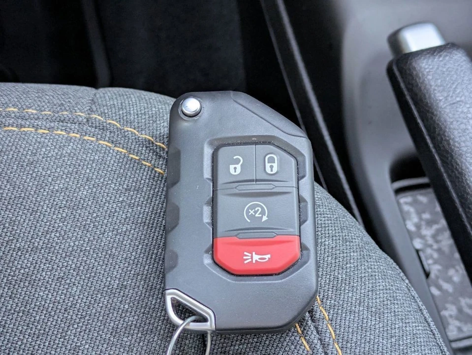 2026 Jeep JL Wrangler - Image 26 of 31
