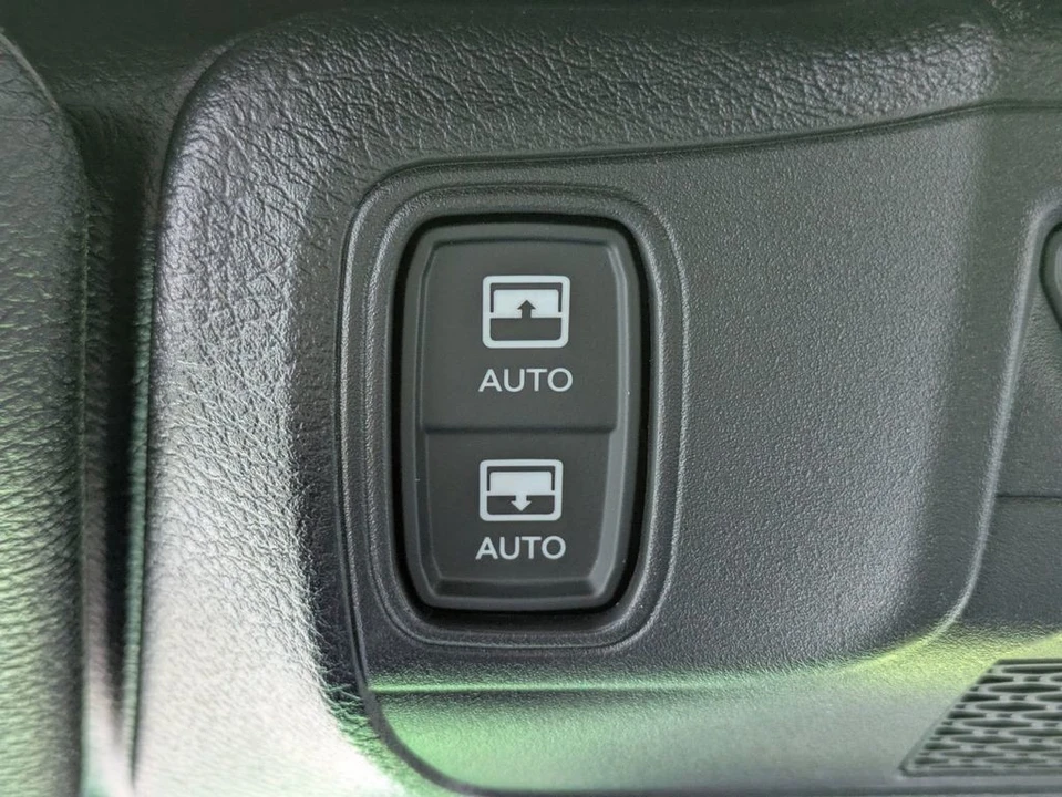 2026 Jeep JL Wrangler - Image 21 of 31