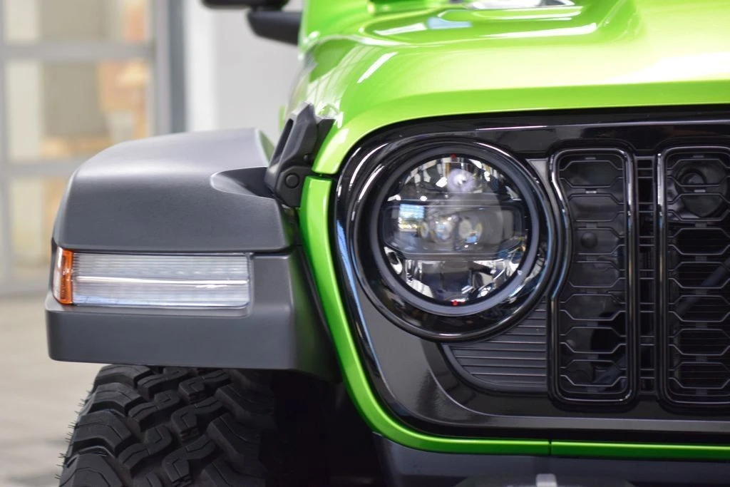 2026 Jeep JL Wrangler - Image 10 of 31