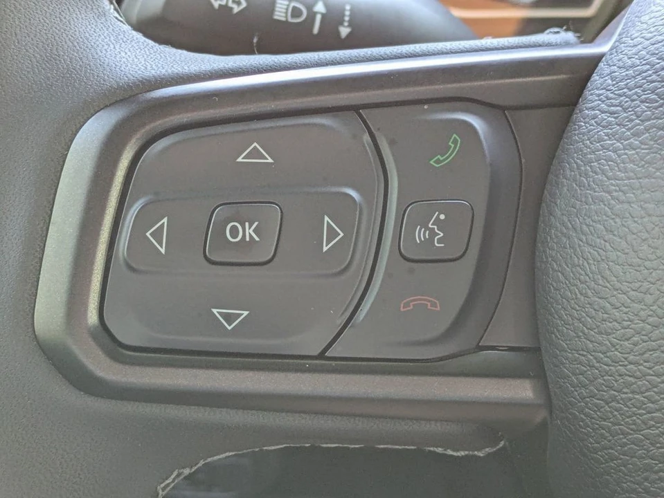 2026 Jeep JL Wrangler - Image 14 of 31