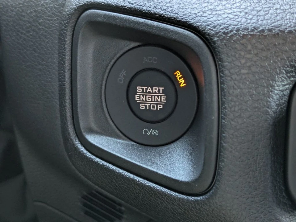2026 Jeep JL Wrangler - Image 18 of 31