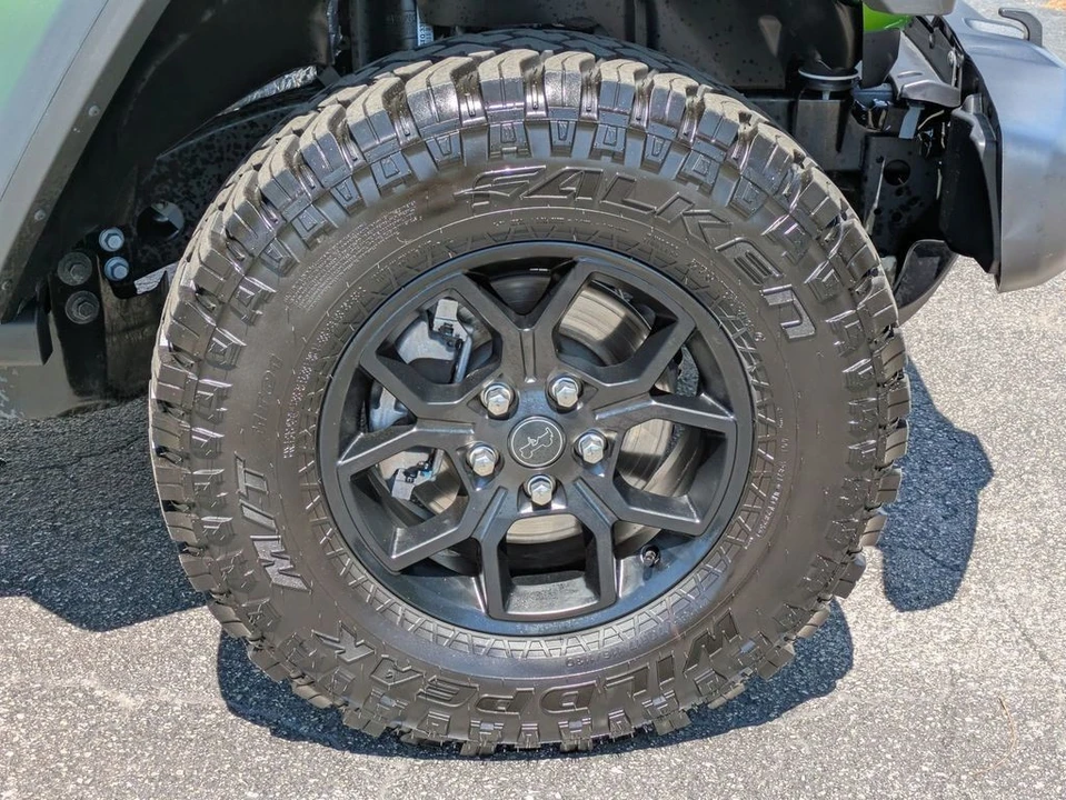 2026 Jeep JL Wrangler - Image 9 of 31