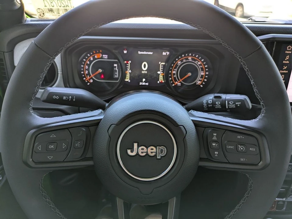 2026 Jeep JL Wrangler - Image 15 of 31