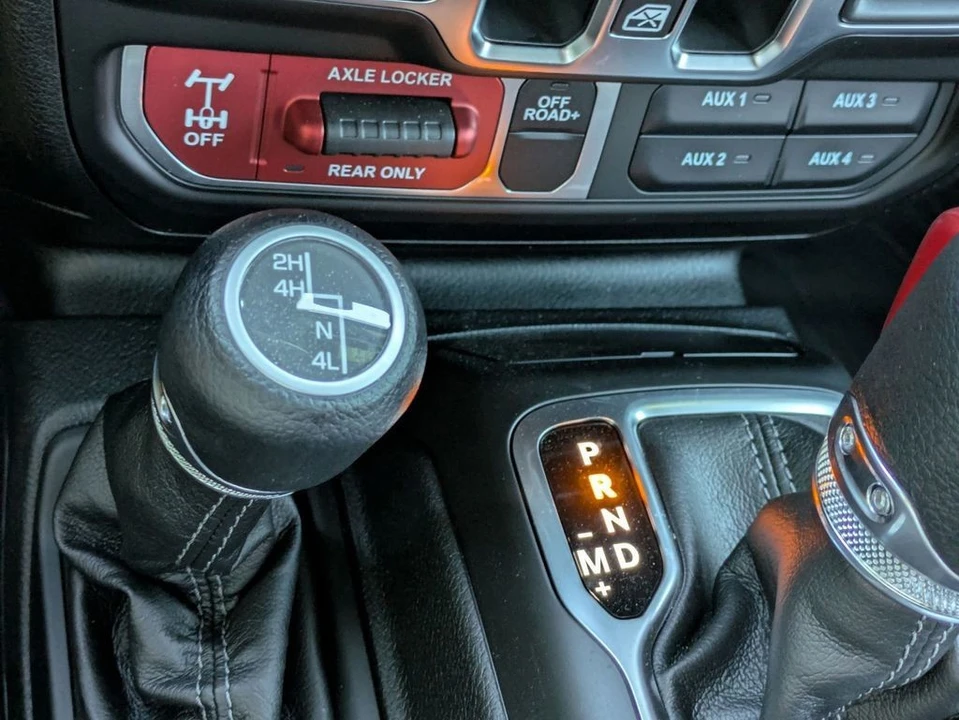 2026 Jeep JL Wrangler - Image 23 of 31
