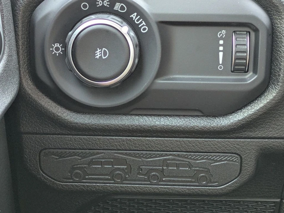 2026 Jeep JL Wrangler - Image 17 of 31