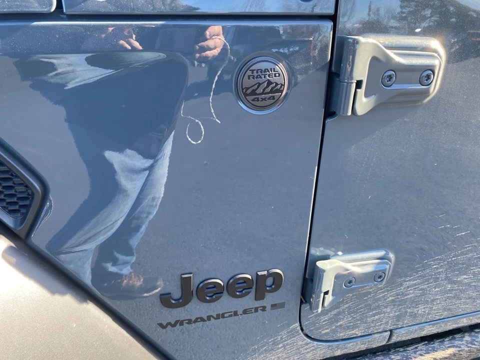 2026 Jeep JL Wrangler - Image 10 of 12