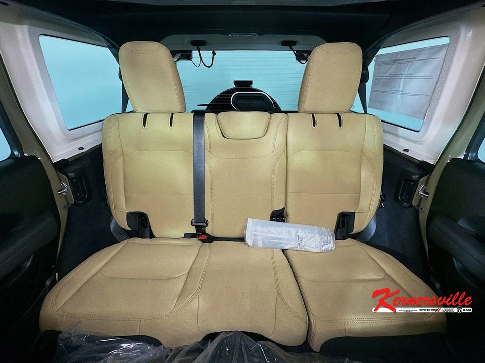 2026 Jeep JL Wrangler - Image 10 of 21