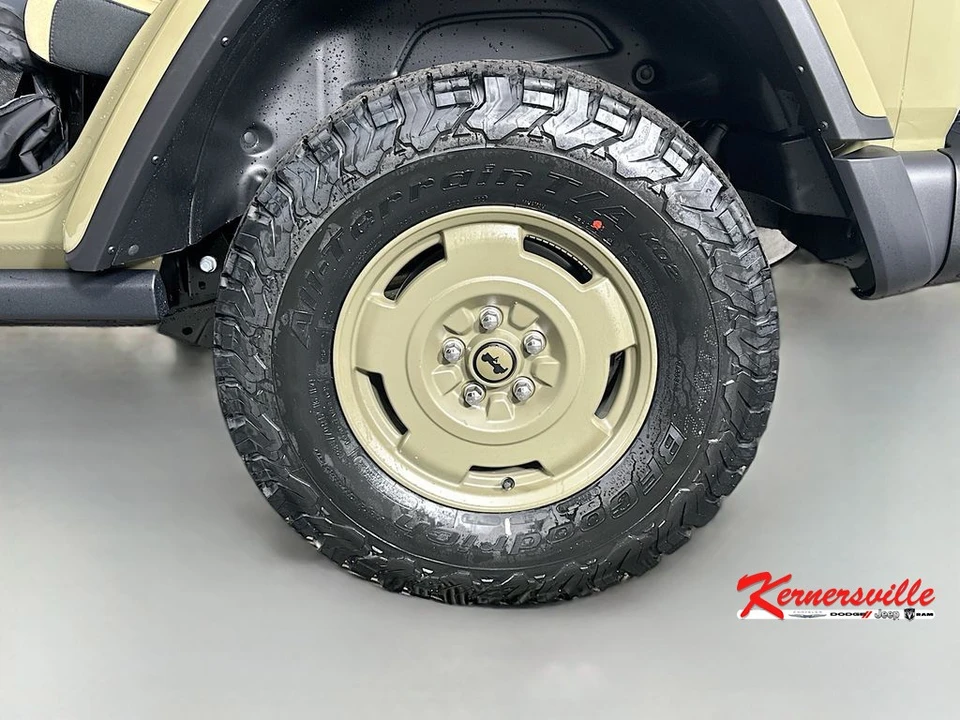 2026 Jeep JL Wrangler - Image 17 of 21