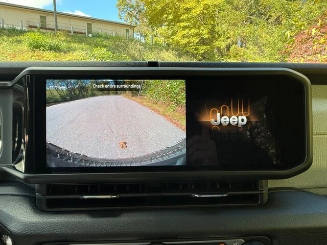2026 Jeep JL Wrangler - Image 24 of 31
