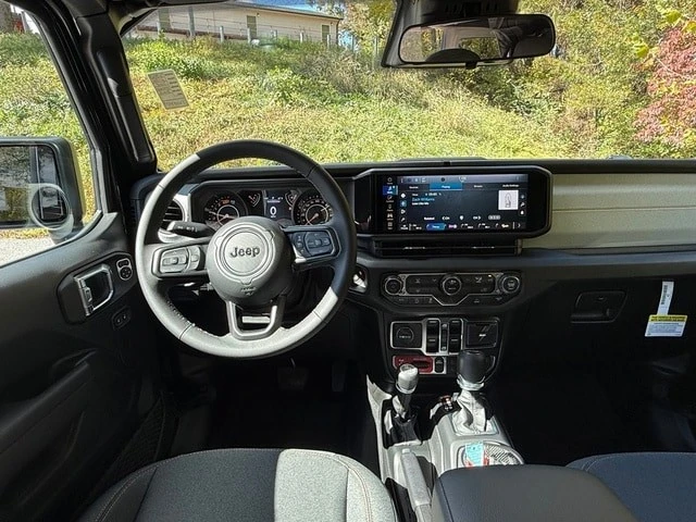 2026 Jeep JL Wrangler - Image 11 of 31