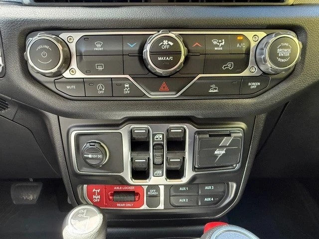2026 Jeep JL Wrangler - Image 25 of 31