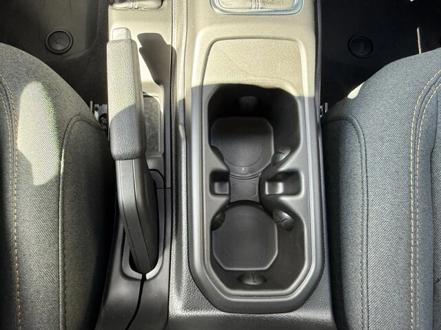 2026 Jeep JL Wrangler - Image 27 of 31