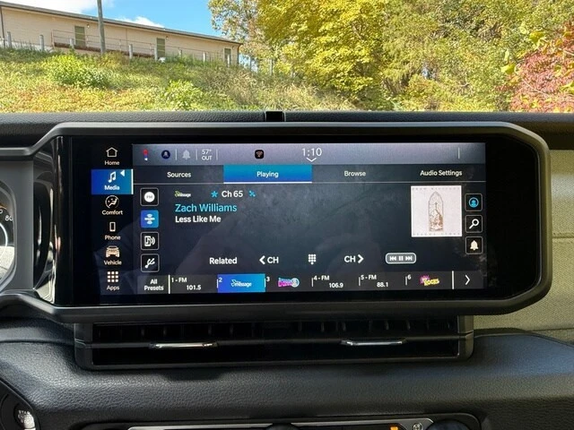 2026 Jeep JL Wrangler - Image 23 of 31