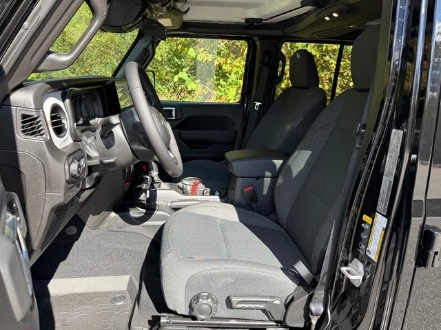 2026 Jeep JL Wrangler - Image 12 of 31