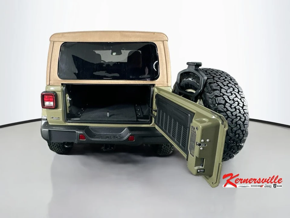 2026 Jeep JL Wrangler - Image 16 of 21