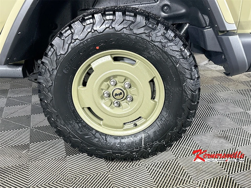 2026 Jeep JL Wrangler - Image 17 of 21