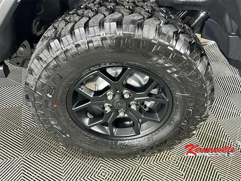 2026 Jeep JL Wrangler - Image 15 of 19