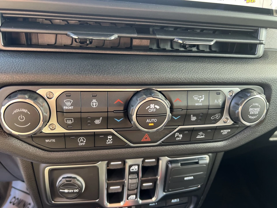 2026 Jeep JL Wrangler - Image 18 of 26