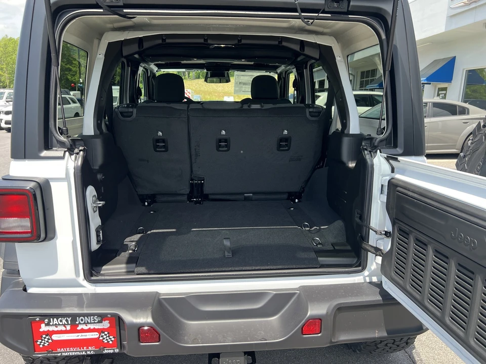 2026 Jeep JL Wrangler - Image 9 of 28