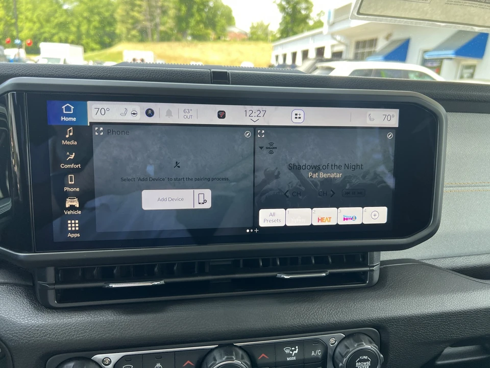 2026 Jeep JL Wrangler - Image 17 of 28