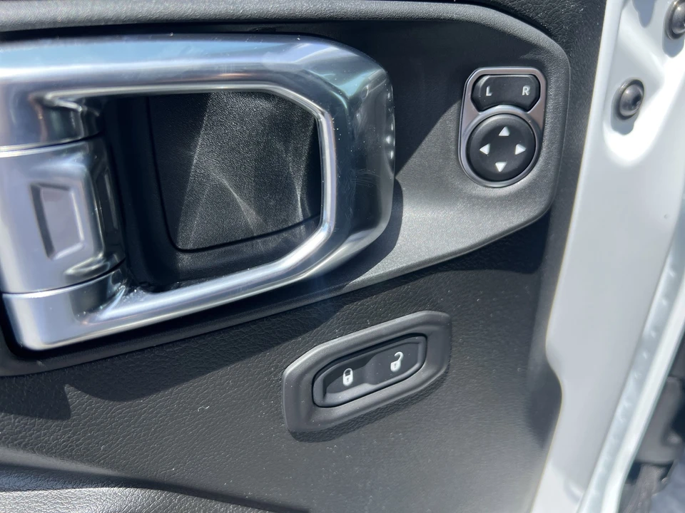 2026 Jeep JL Wrangler - Image 14 of 28
