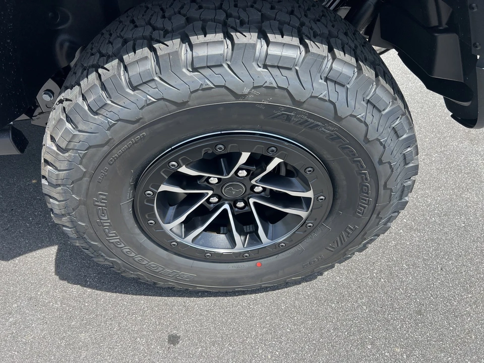 2026 Jeep JL Wrangler - Image 10 of 28